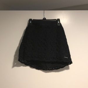 Abercrombie & Fitch navy lace detail skirt 🛍